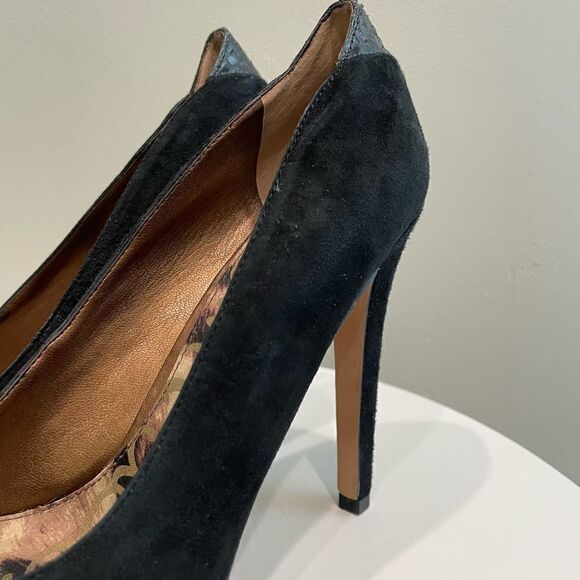 Sam Edelman Yasmine Black Suede Heels - Size: 7.5 - Picture 5 of 14